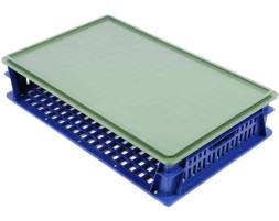 Пластиковый лоток 740х465х145 трехбортный перфорированный