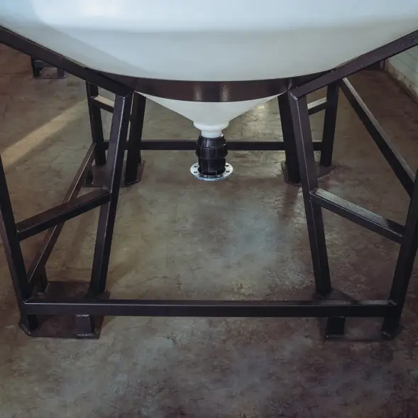 Емкость ЦКТ 5000 л с патрубком 90мм под плотность до 1,2 г/см3 белая в обрешетке